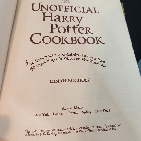 The Unofficial Harry Potter CookBook Hardcover From Couldron Cakes To More - Picture 3 of 12